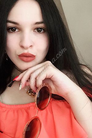 Ника, метро Выставочная Ника, метро Выставочная
