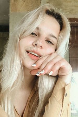 света, метро Пражская